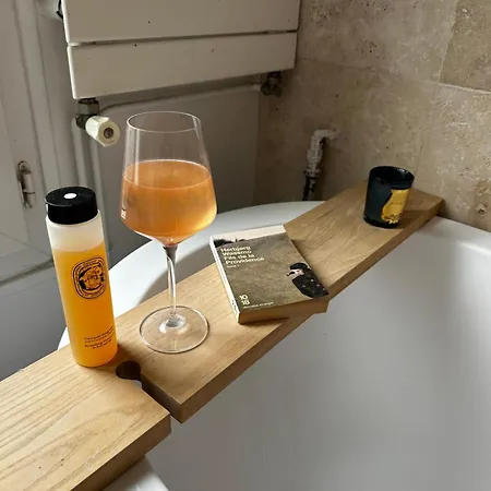 Art House Bastille 2 Bed W Balcony, 11eme Super Trendy Neighbourhood * Paris